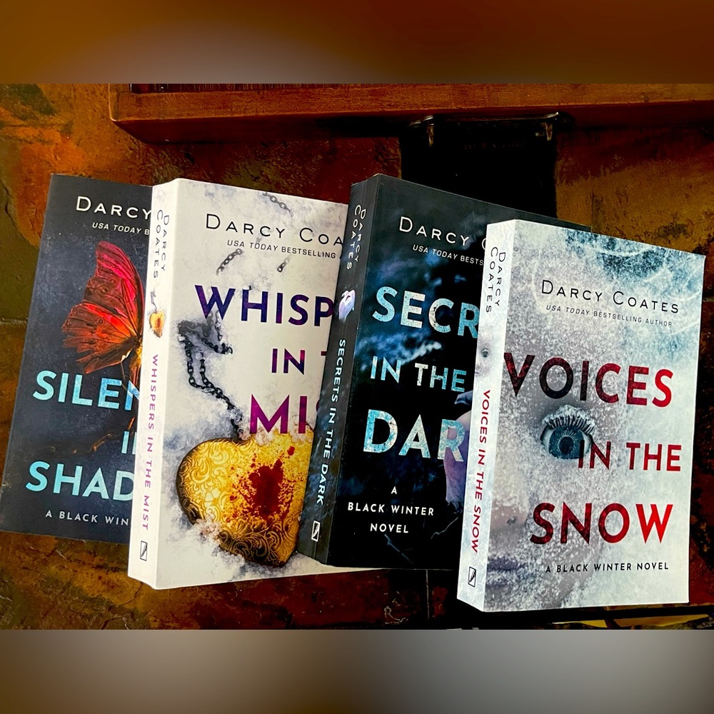 Darcy Coates’ Black Winter Series 🖤